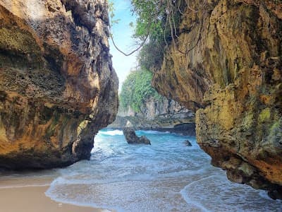Suluban Beach
