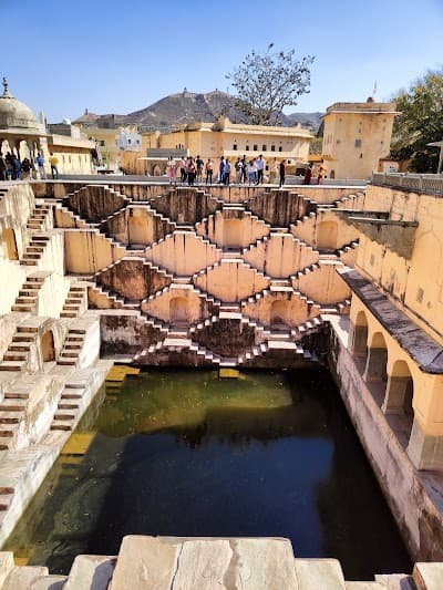 Panna Meena ka Kund