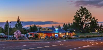 Schnapps Bar Mini Golf