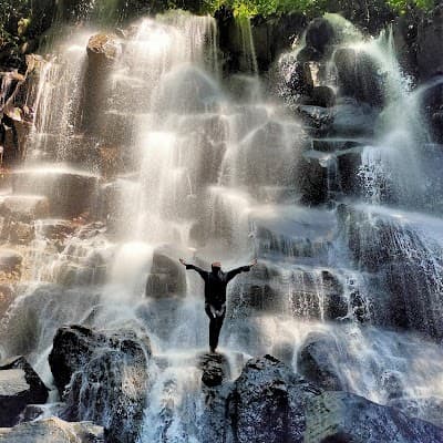 Kanto Lampo Waterfall