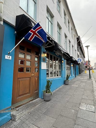 ĂŤslenski Barinn - The Icelandic Bar