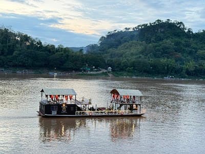Boat Ticket Office to Pak Ou Cave